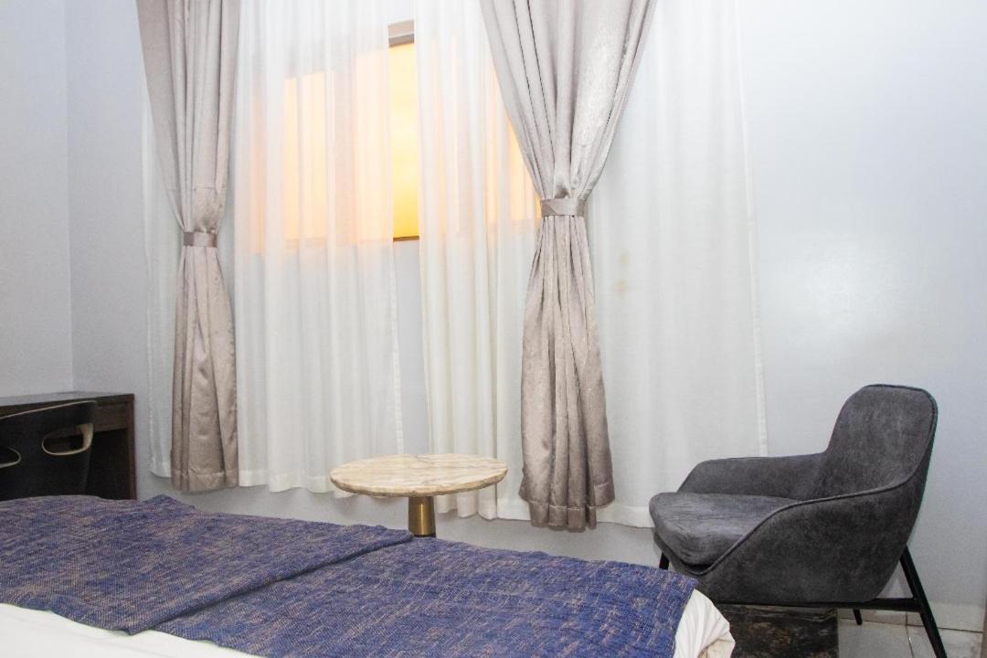 Perfecto La Villa Hotel And Suites 拉各斯 外观 照片