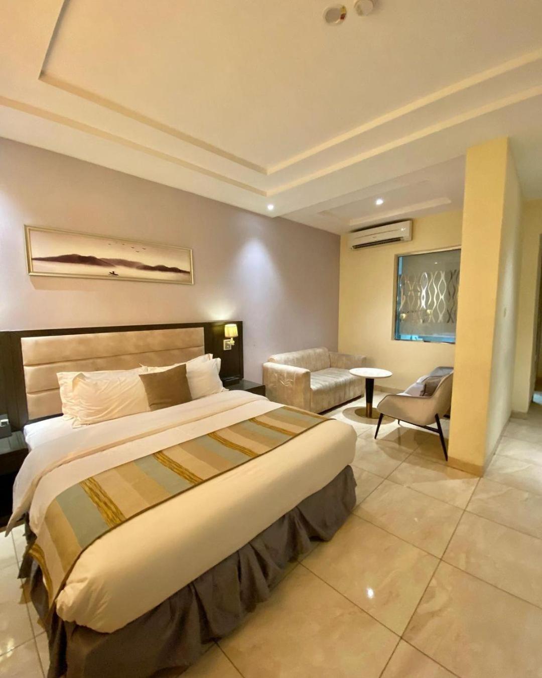 Perfecto La Villa Hotel And Suites 拉各斯 外观 照片